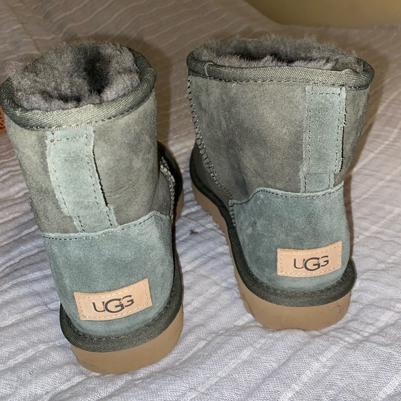 UGG Classic Mini boots, size 10 women’s. - Picture 3 of 7